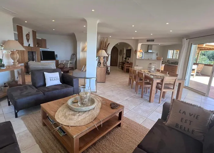 Secluded With Sea View In Palombaggia 度假居