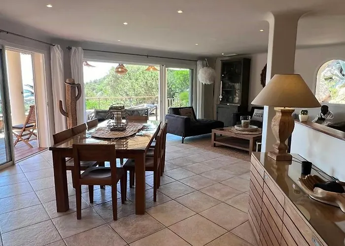 Secluded With Sea View In Palombaggia 度假居